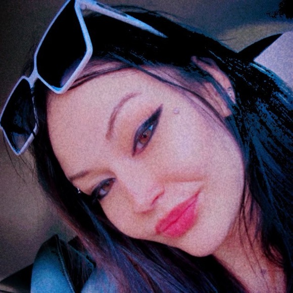 Meet your Posher, Exxie - Picture 1 of 1